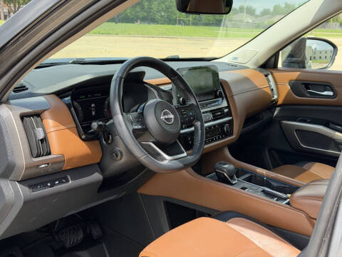 2023 Nissan Pathfinder Platinum