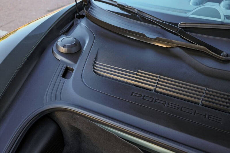 2021 Porsche 718 Boxster