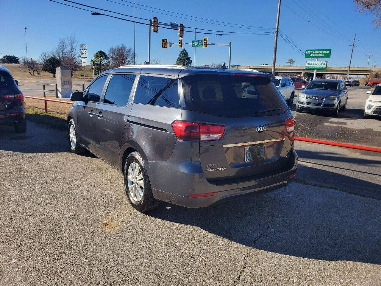 2016 Kia Sedona for sale at DURANGO AUTO CENTER LLC in Tulsa, OK