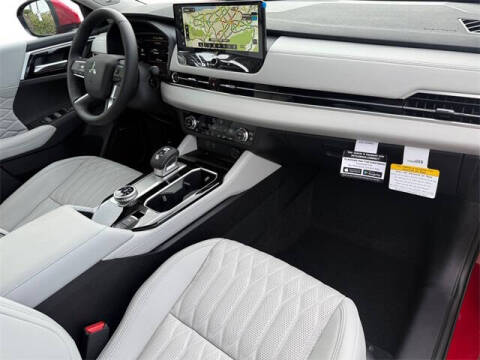 2025 Mitsubishi Outlander SEL