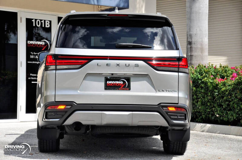 2026 Lexus LX 700h Luxury