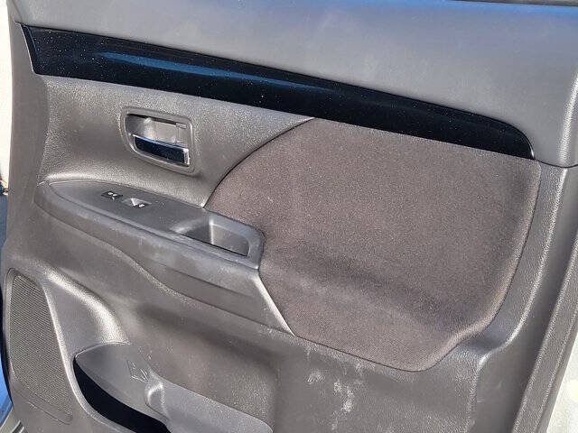 2020 Mitsubishi Outlander ES