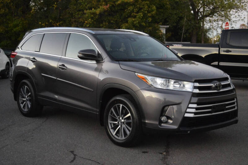 2017 Toyota Highlander XLE's photo