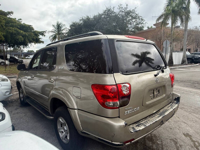 2005 Toyota Sequoia SR5
