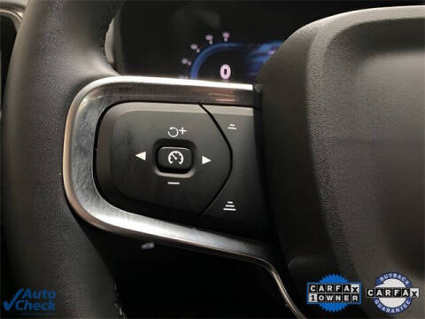 2025 Volvo XC40 B5 Core Bright Theme