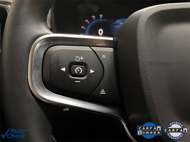 2025 Volvo XC40 B5 Core Bright Theme