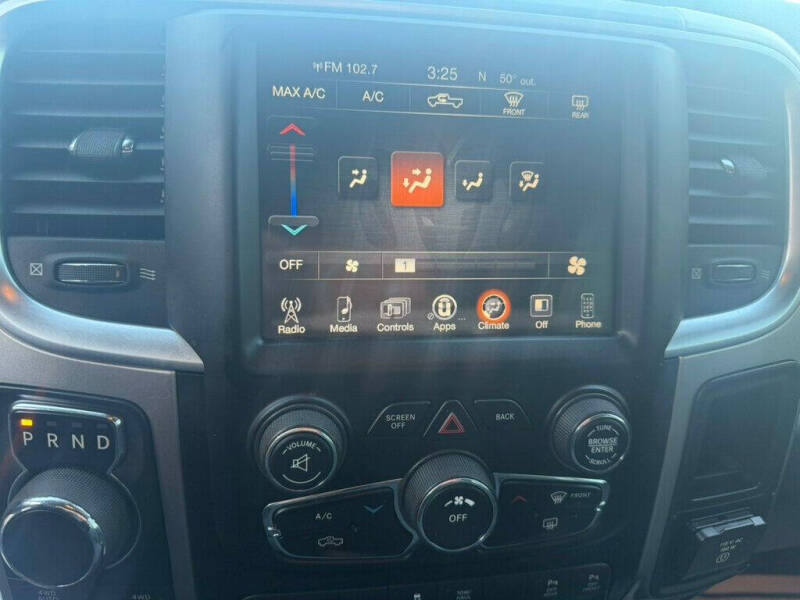 2016 RAM 1500 SLT