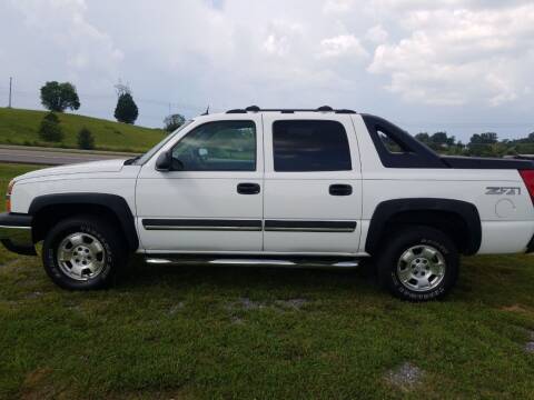 2004 Chevrolet Avalanche for sale at CAR-MART AUTO SALES in Maryville TN
