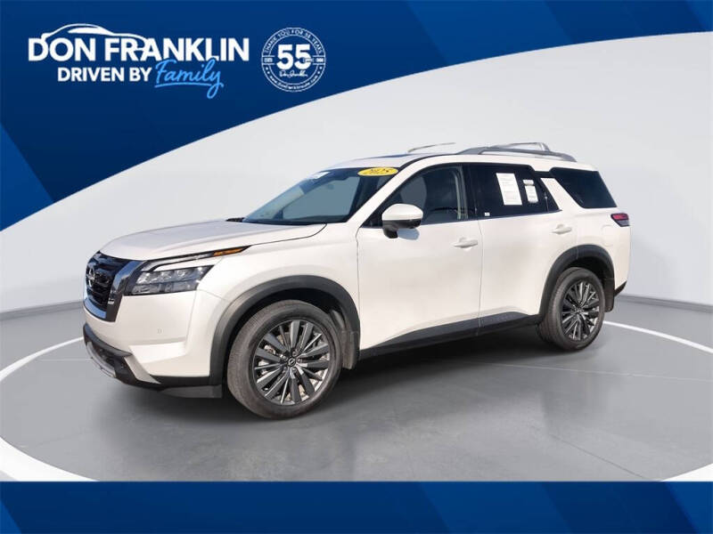 2025 Nissan Pathfinder SL