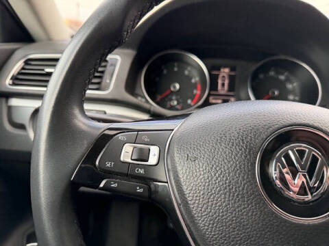 2017 Volkswagen Passat 1.8T R-Line