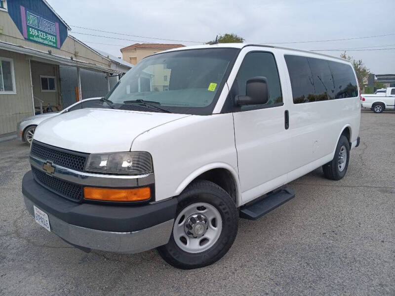 2012 Chevrolet Express LS's photo