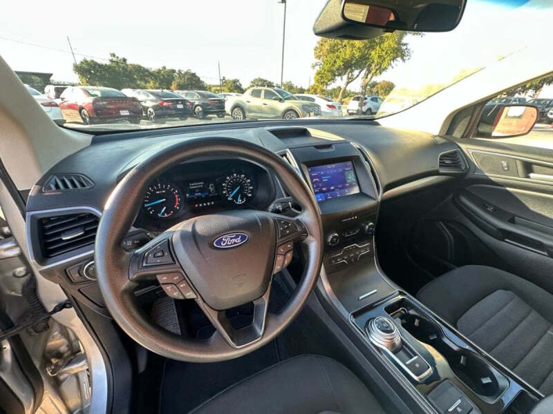 2020 Ford Edge SE