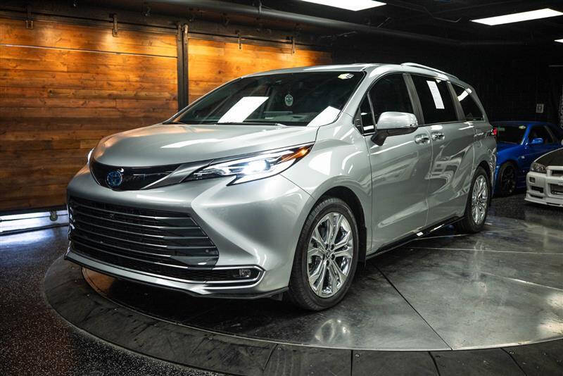 2023 Toyota Sienna Platinum 7-Passenger