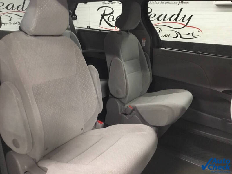 2017 Toyota Sienna LE 7-Passenger