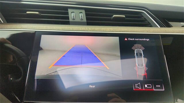 2024 Audi Q8 Sportback e-tron quattro Premium S line