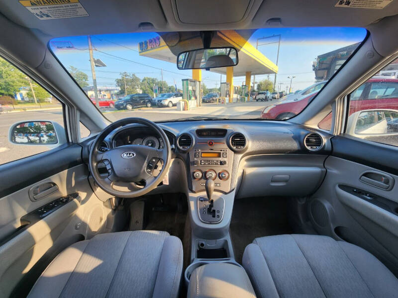 2007 Kia Rondo LX