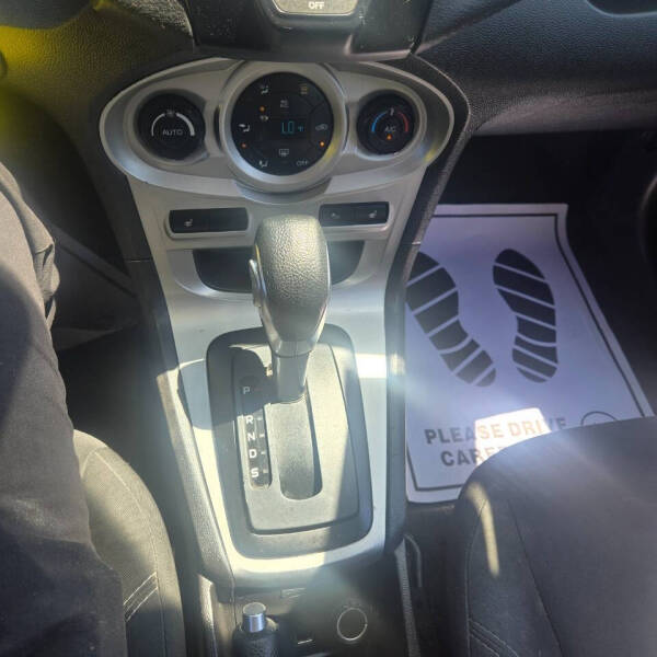 2015 Ford Fiesta SE