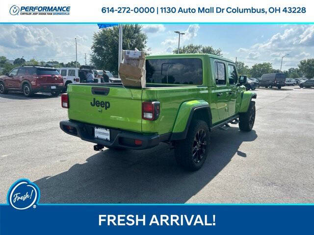 2025 Jeep Gladiator NightHawk