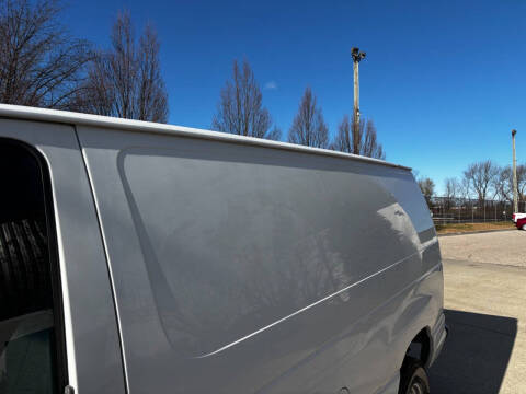 2004 Ford E-Series E-350 SD