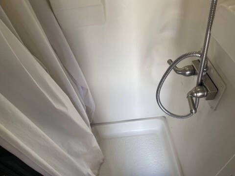 2017 Winnebago Winniedrop 170S