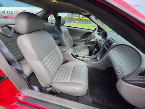2004 Ford Mustang GT Deluxe