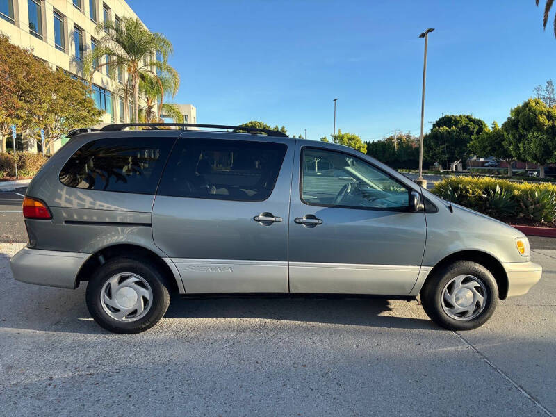 1998 Toyota Sienna XLE