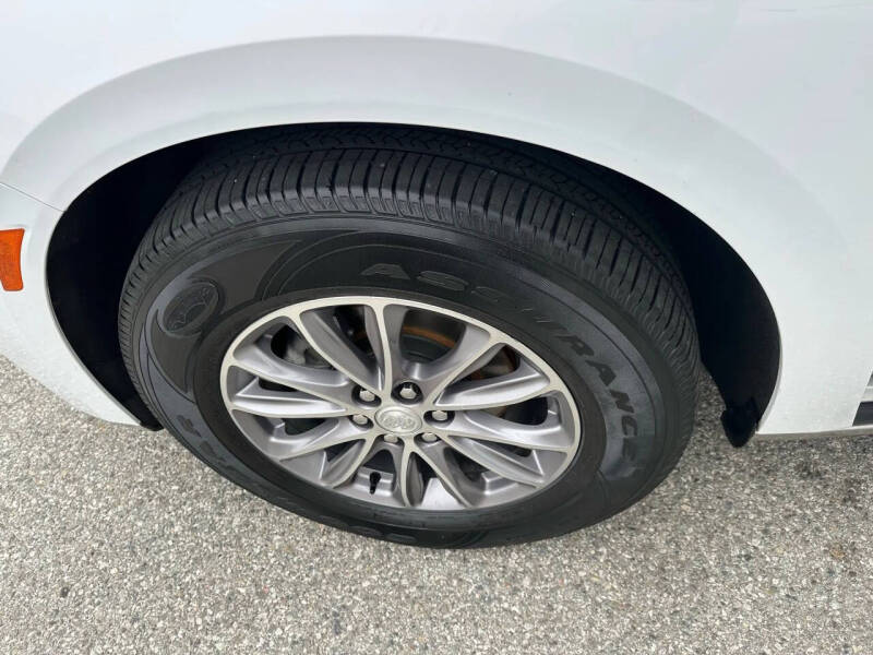 2022 Buick Enclave Essence