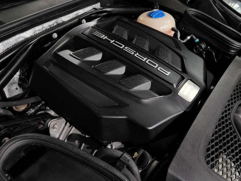 2015 Porsche Macan S