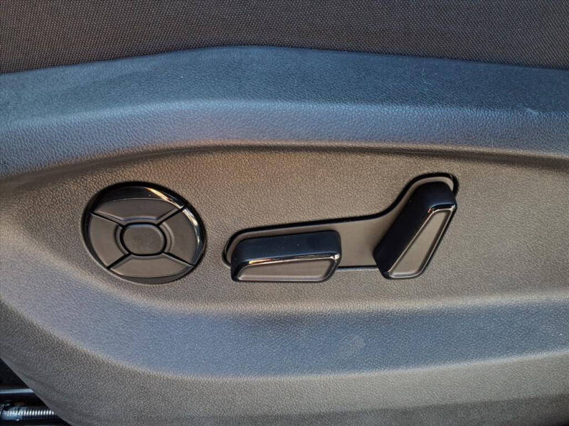 2025 Volkswagen Tiguan SE