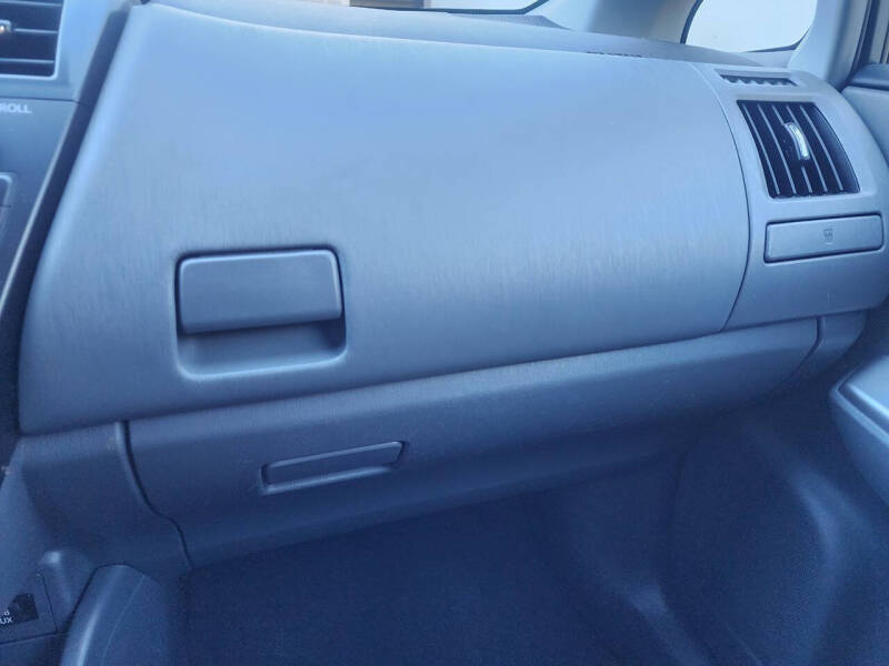 2014 Toyota Prius v Two