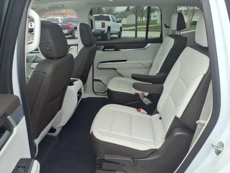 2025 GMC Acadia Denali