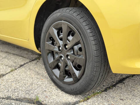 2016 Kia Rio 5-Door LX