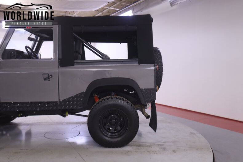 1984 Land Rover Defender