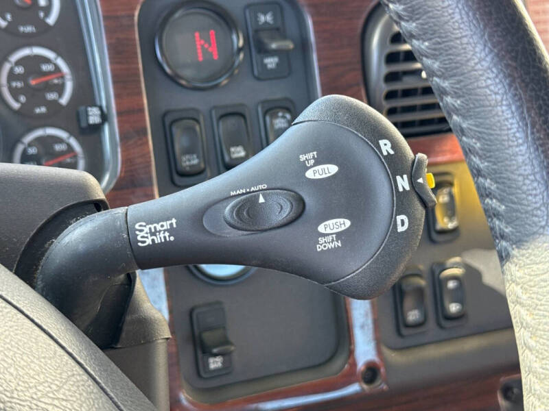 2007 Freightliner M2 106