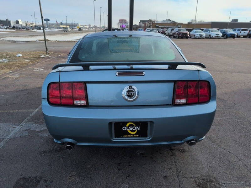 2007 Ford Mustang GT Deluxe
