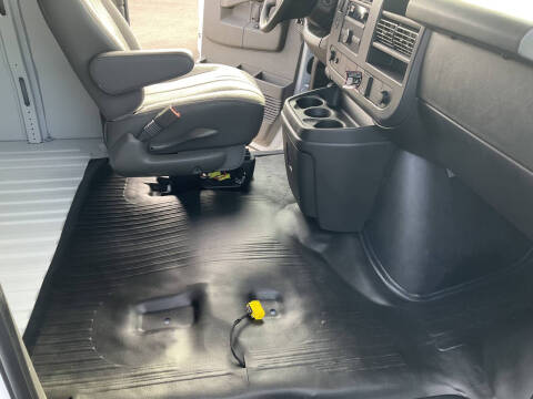 2025 Chevrolet Express 3500