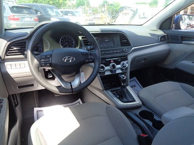 2019 Hyundai Elantra SE
