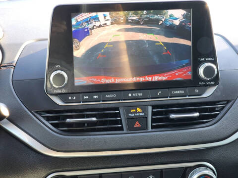 2022 Nissan Altima 2.5 SR