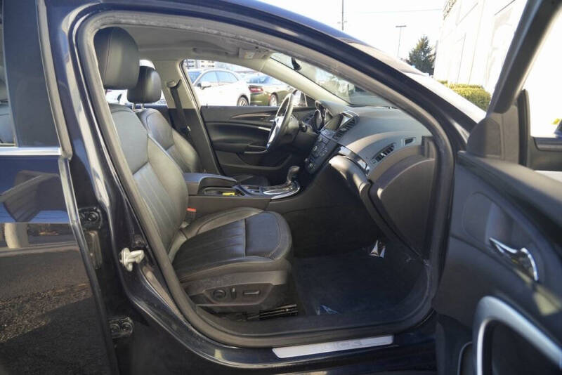 2013 Buick Regal Premium 1