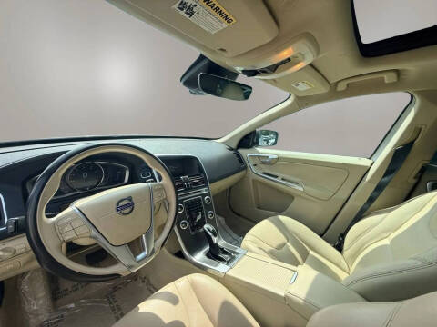 2015 Volvo XC60 T5 Drive-E Premier