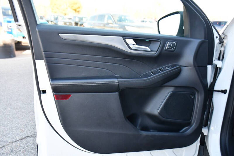 2021 Ford Escape Hybrid Titanium