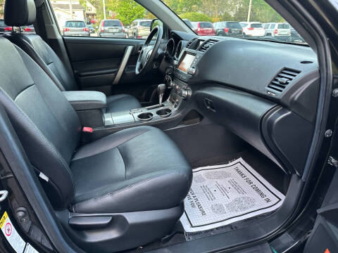 2012 Toyota Highlander SE