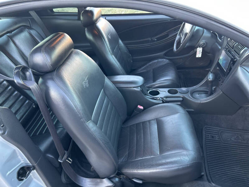 2003 Ford Mustang GT Deluxe