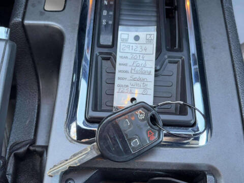 2014 Ford Mustang V6