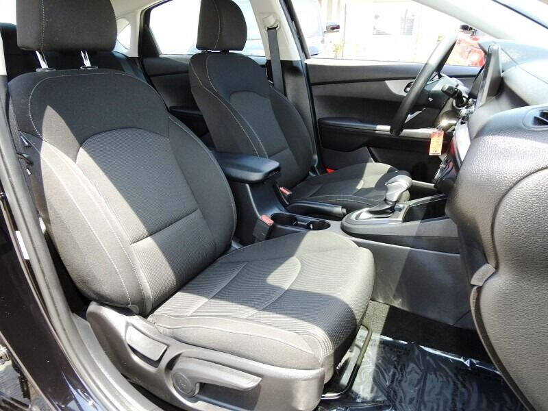2021 KIA Forte Sedan - $15,900