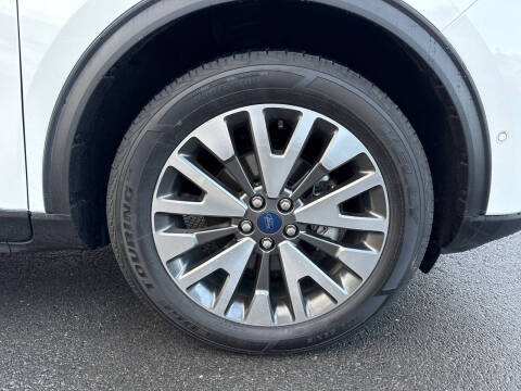 2020 Ford Escape Titanium