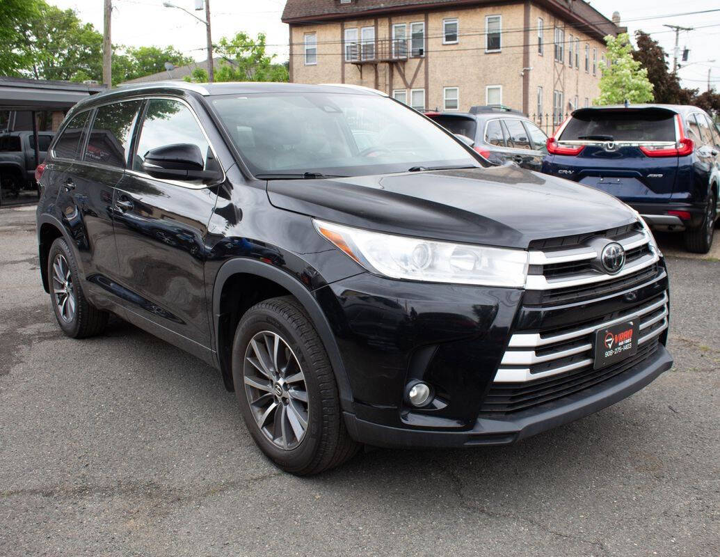 2017 Toyota Highlander for sale at Vrbo Motors in Linden, NJ