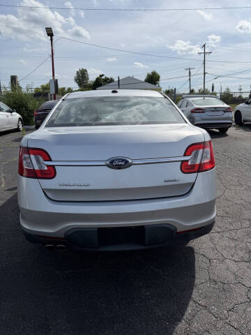 2010 Ford Taurus SEL