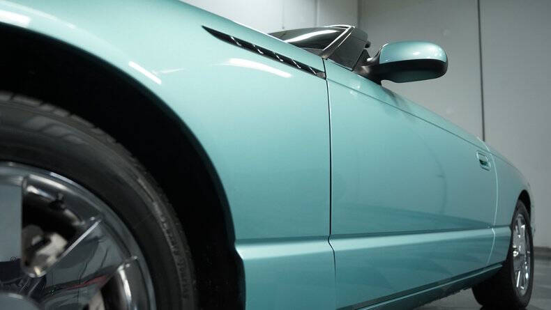 2002 Ford Thunderbird Deluxe