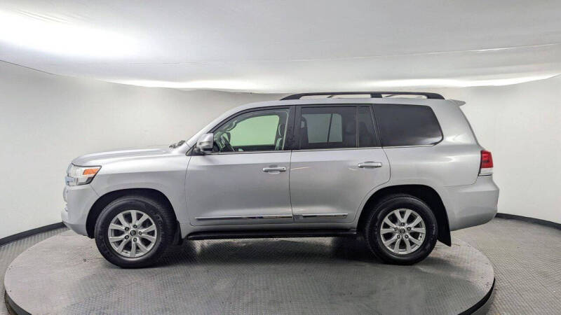 2017 Toyota Land Cruiser
